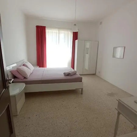 Πανσιόν Modern Bedroom Gzira