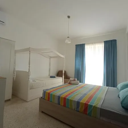 Modern Bedroom Πανσιόν 3*